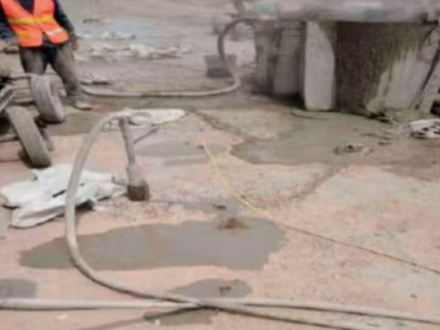 嵊州水泥混凝土路面板底注浆技术 路面脱空注浆整治方案